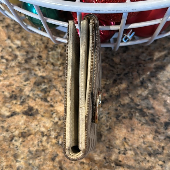 ‼️BOGO‼️Gucci Double Snap Wallet - Picture 4 of 12